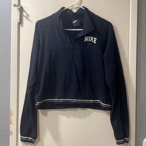 Nike cropped half zip sweatshirt